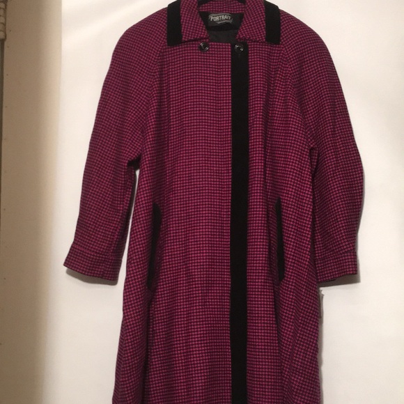 VTG Two Sided Button Swing Coat. - Picture 7 of 9